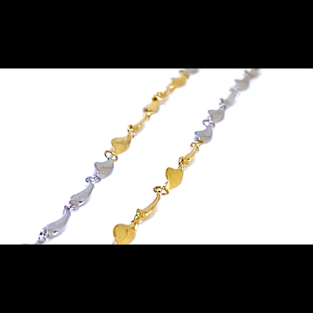 SHINE BY LEONRICH
18" Two Tone Mariner Chain in 10K Yellow Gold